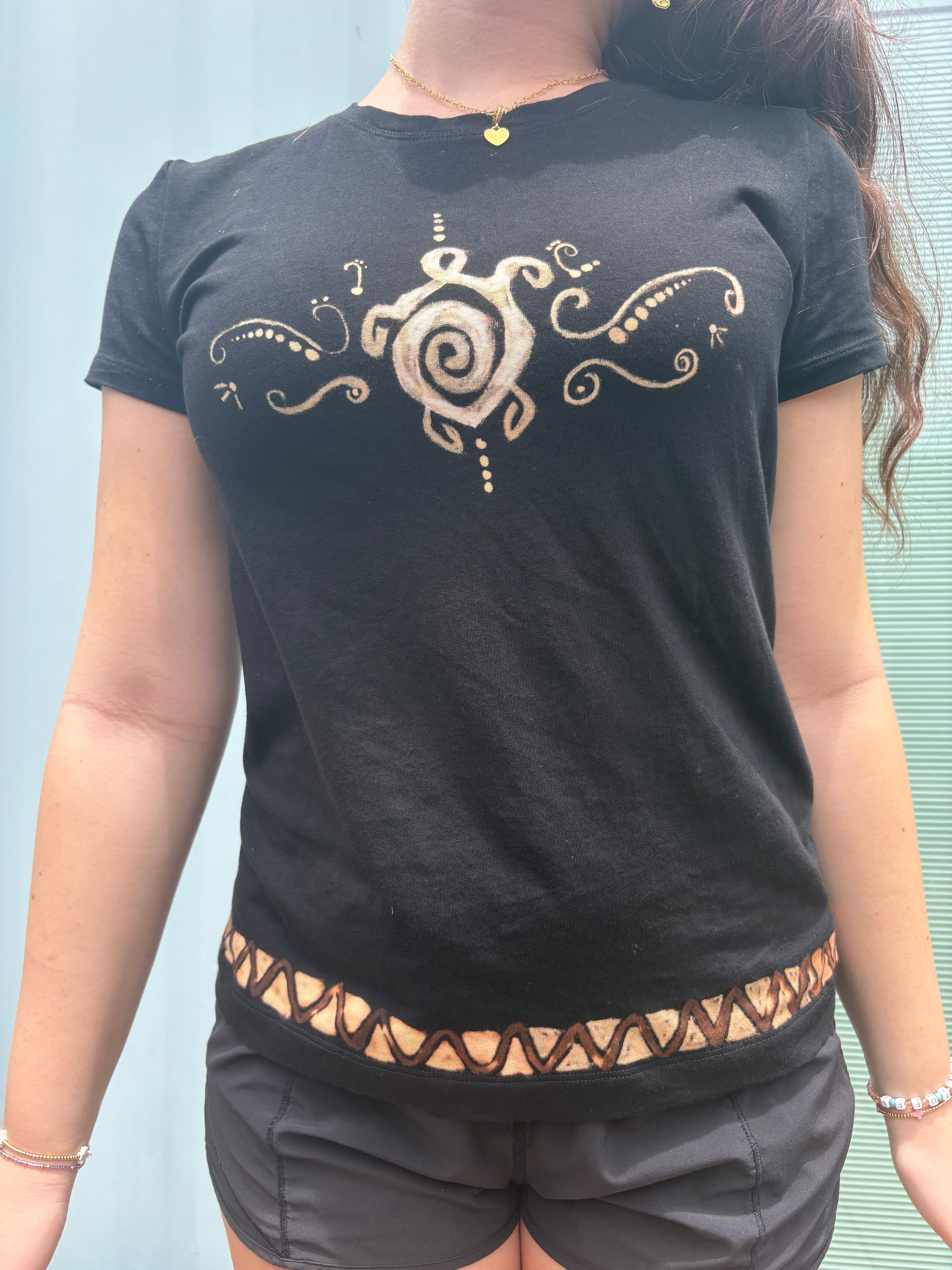 Island time turtle tee